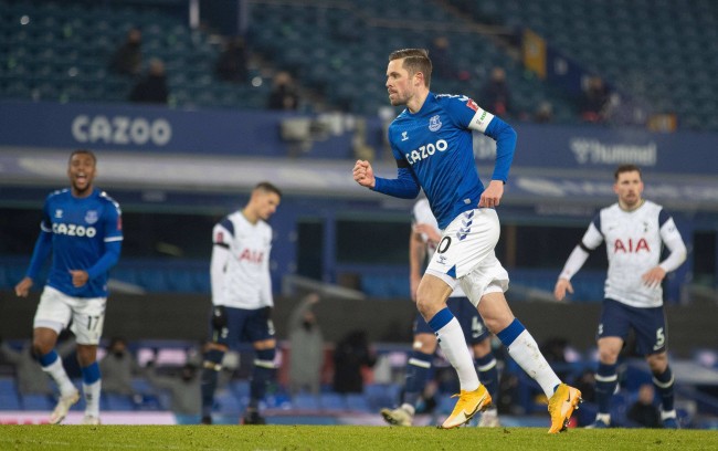 了他们在比 了他们在比